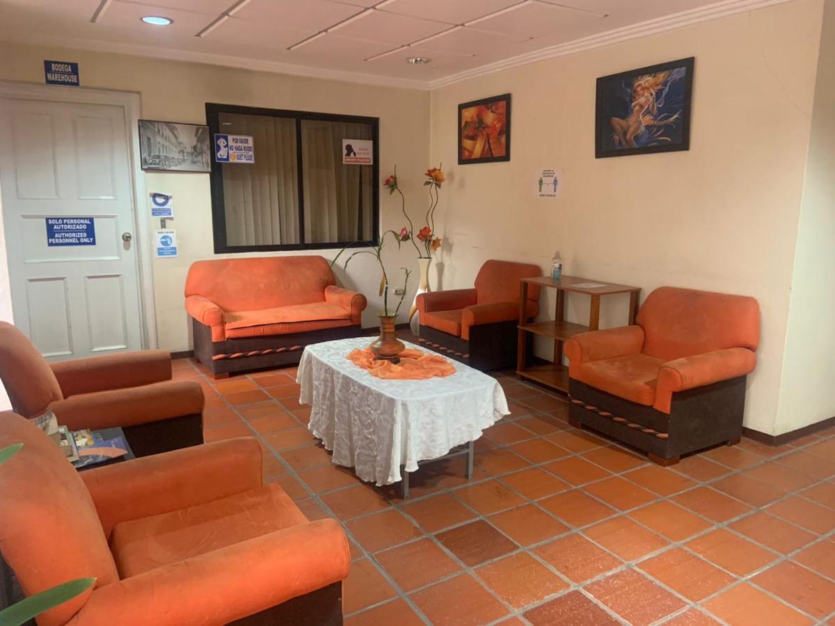 Hotel Mariscal Inn & Suite Куэнка Экстерьер фото