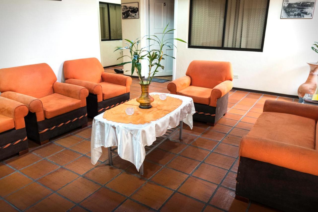 Hotel Mariscal Inn & Suite Куэнка Экстерьер фото