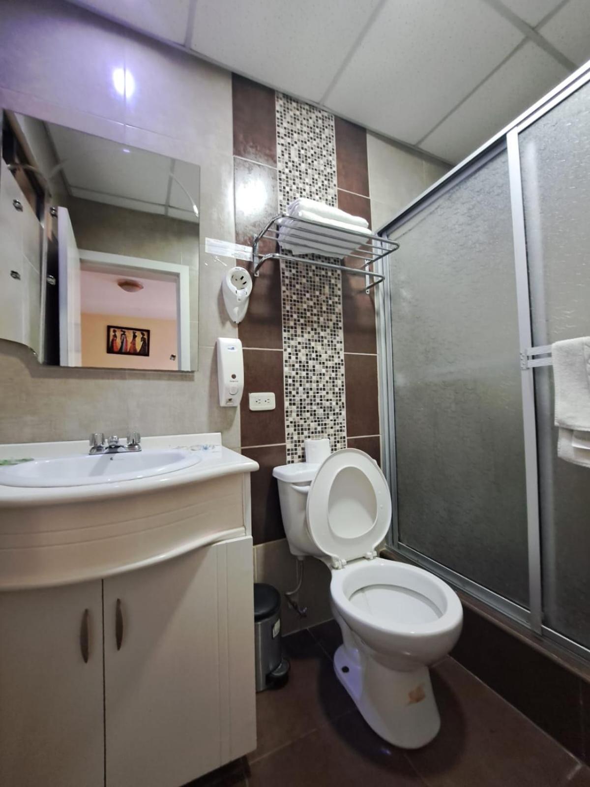 Hotel Mariscal Inn & Suite Куэнка Экстерьер фото